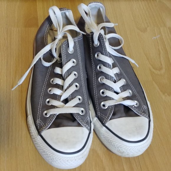 Grey Low Top Converse 6 Men's/8 Women's